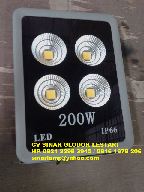 Lampu Sorot LED 4 x 50 Watt Super